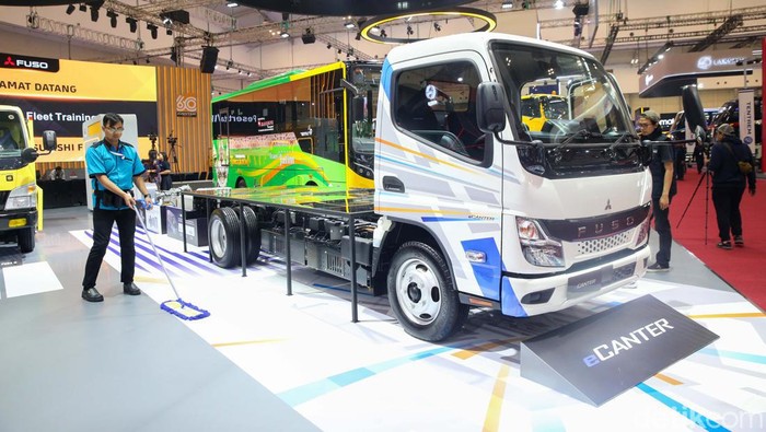 Intip Performa Truk Listrik Fuso eCanter yang Akan Dijual di RI Tahun Depan