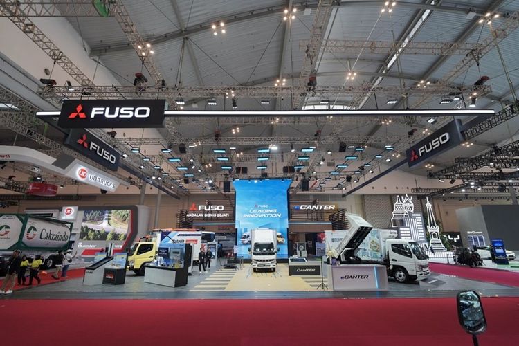 Mitsubishi Fuso Berjaya di GIIAS 2024, Cetak Penjualan Memukau 1.113 Unit Kendaraan Niaga!