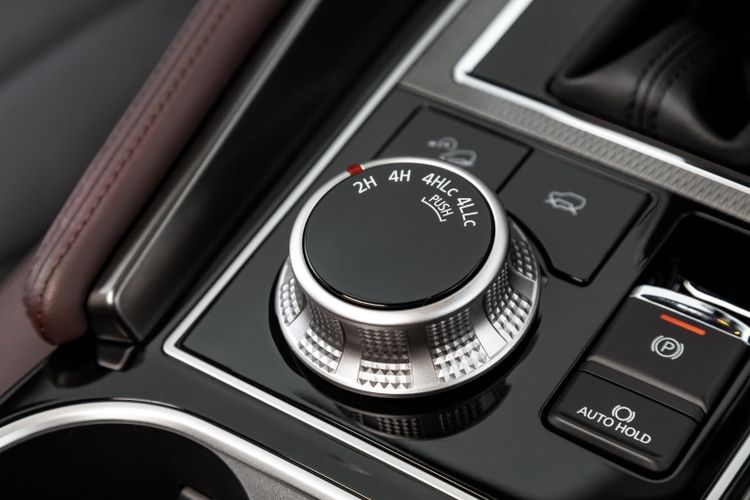 New Pajero Sport: Keberanian Desain yang Mengesankan, Performa yang Menggugah Adrenalin